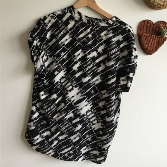 Pleione V Neck Mixed Media Black White Blouse - Picture 2 of 6